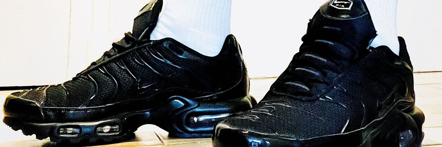 GayMerSneaKer 🐺's banner