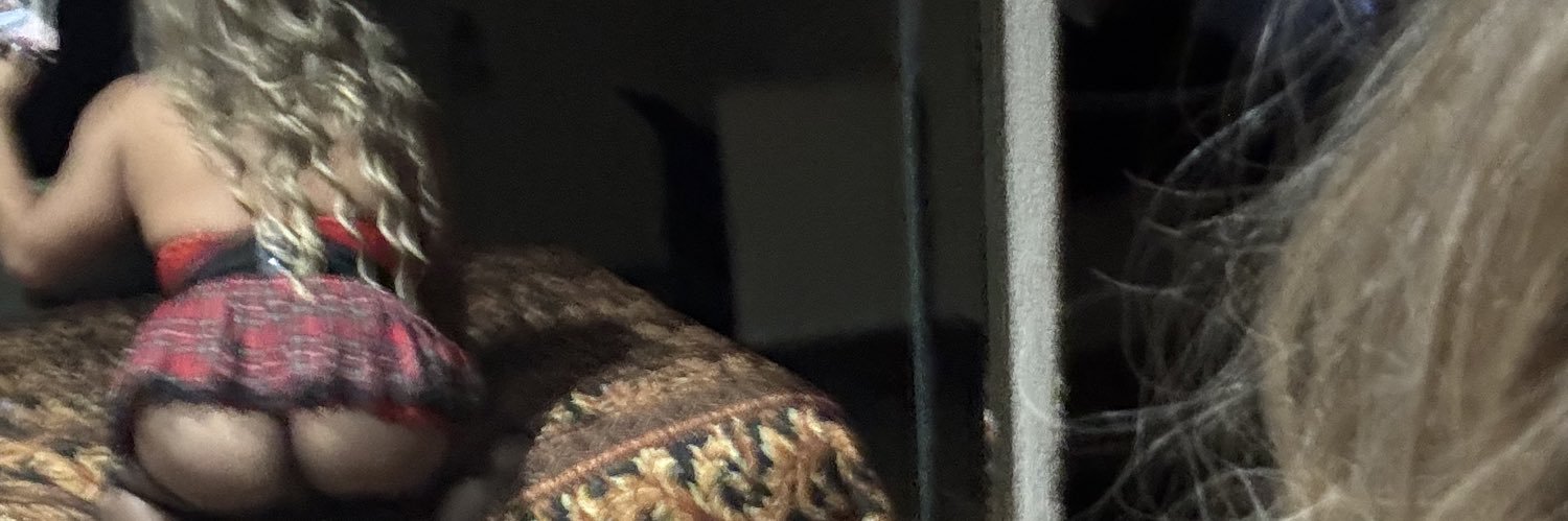 Lola's banner