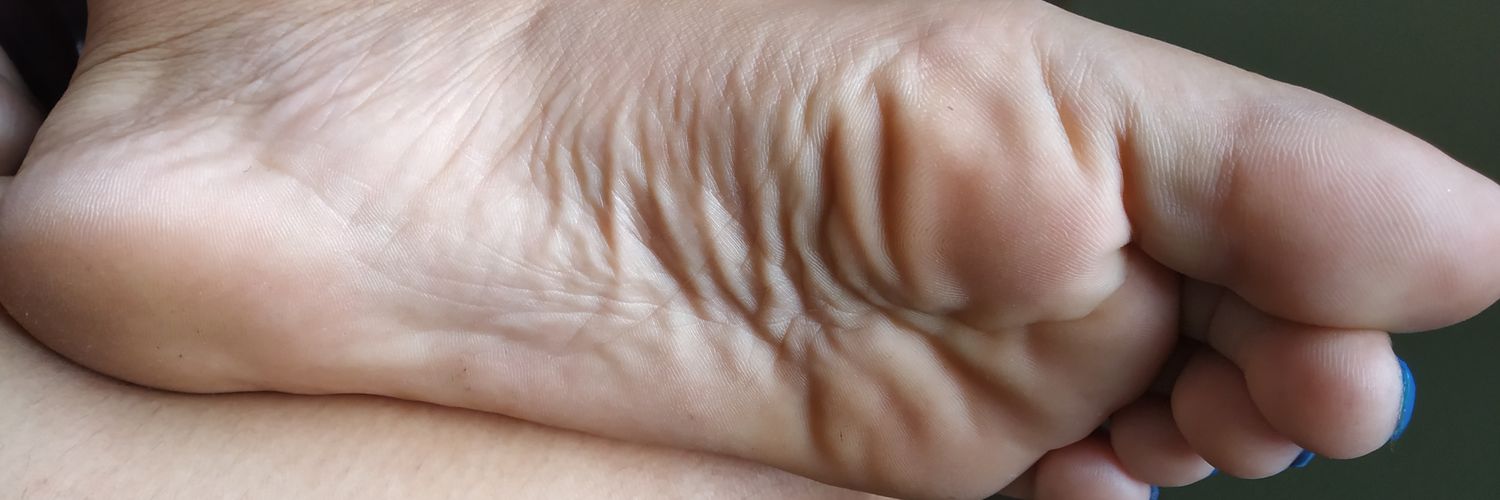 Goddess Daisy Indian feet model's banner
