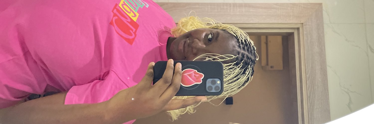 ℬ𝓁ℴ𝓈𝓈ℴ𝓂💗's banner