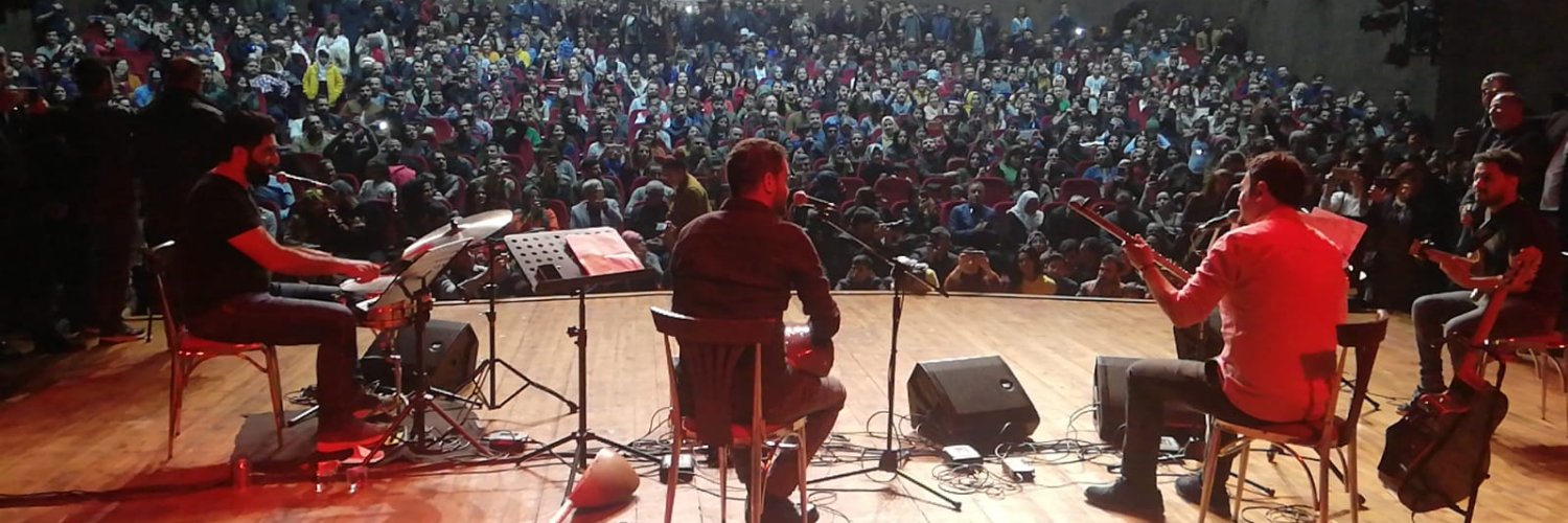Mikaîl Aslan's banner