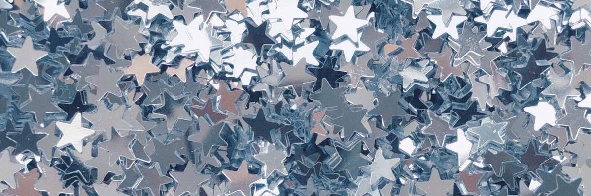lainey ²² is a STAR ★'s banner