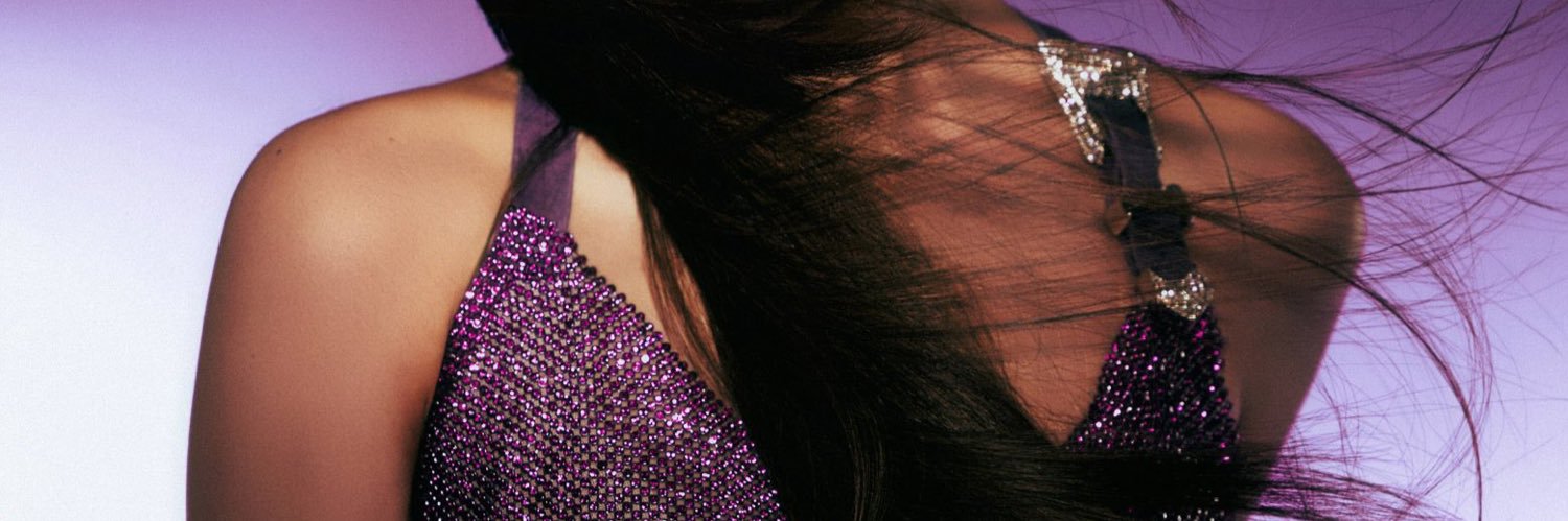 ♱'s banner