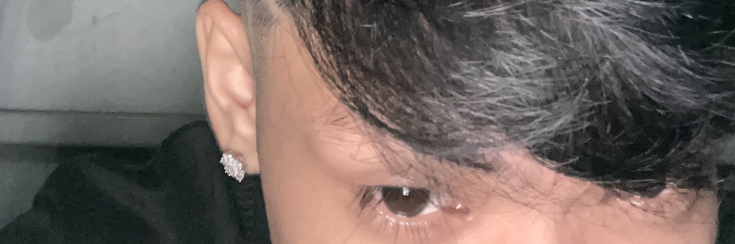 R𝓔M👑's banner