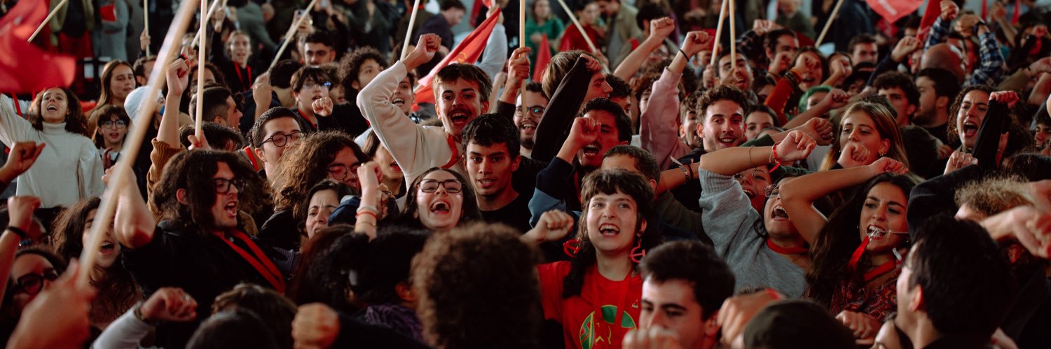 Juventude Comunista Portuguesa's banner
