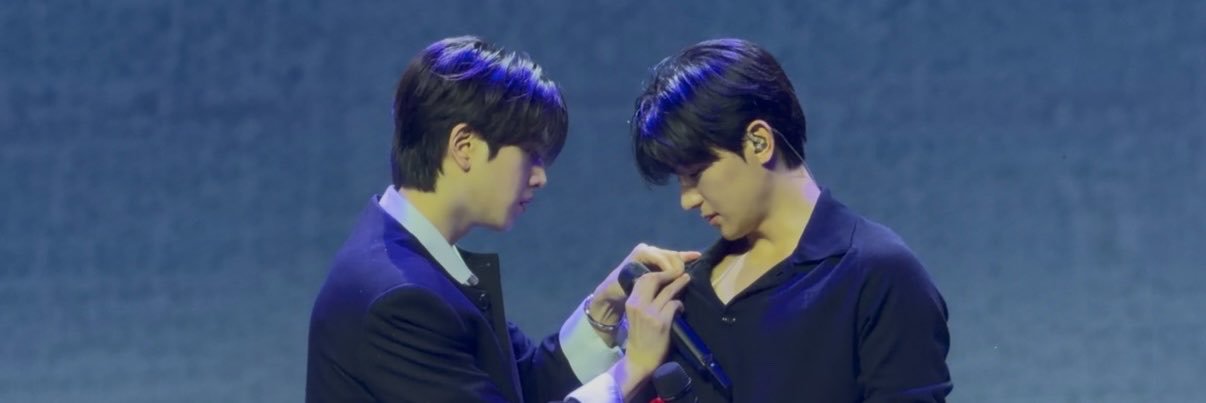 꼼's banner