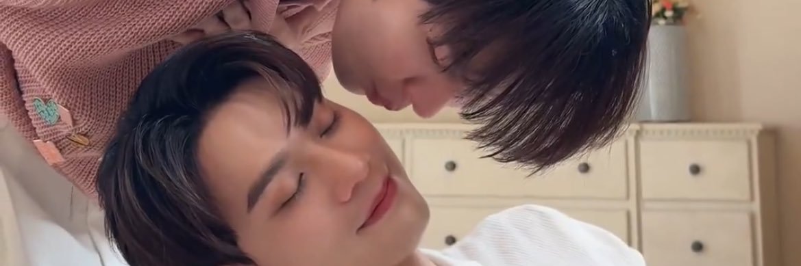 ขข ꪔ̤̮'s banner