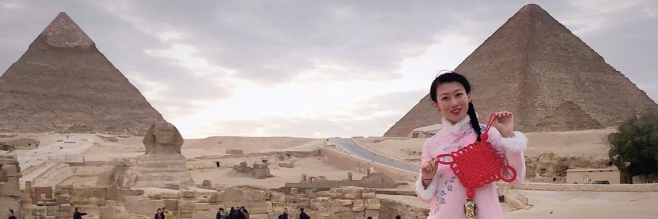 فيحاء وانغ شين Fayhaa Wang Xin's banner