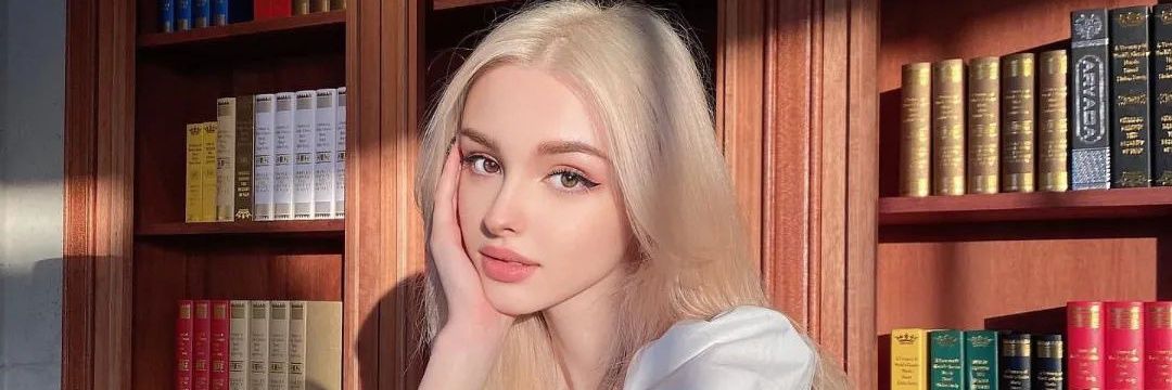Elina Karimova 🌸's banner