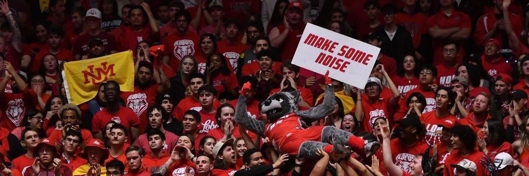 Lobo Louie's banner