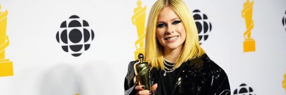 Avril’s Black Star ✩'s banner