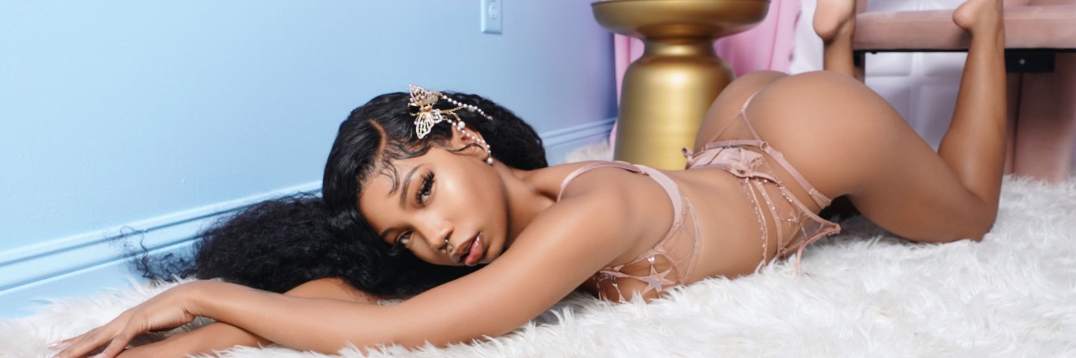 Bri Mone''s banner