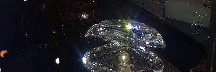 Deus ♱'s banner