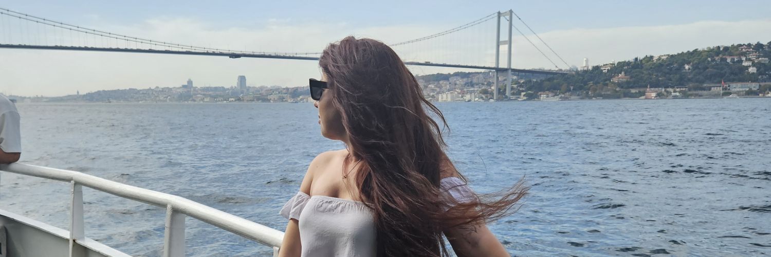 Tânia 🗼's banner