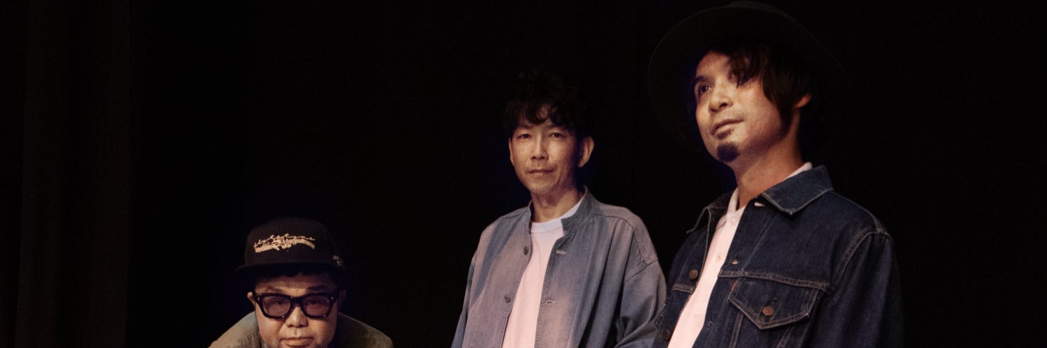 NONA REEVES Official's banner