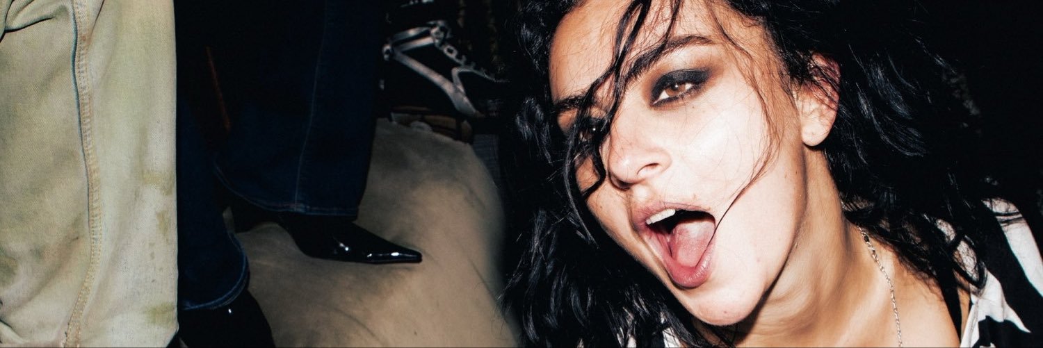 selena 🧟‍♀️'s banner