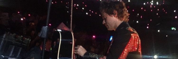 cin🇲🇽 isra reyes ~veré a harry styles's banner
