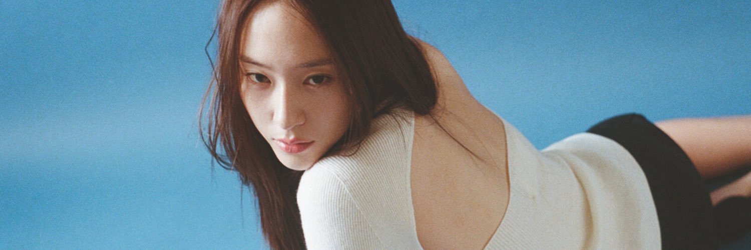 𝑘𝑟𝑦𝑠𝑡𝑎𝑙 • 𝑠𝑜𝑙𝑖𝑡𝑎𝑟𝑦⟡'s banner