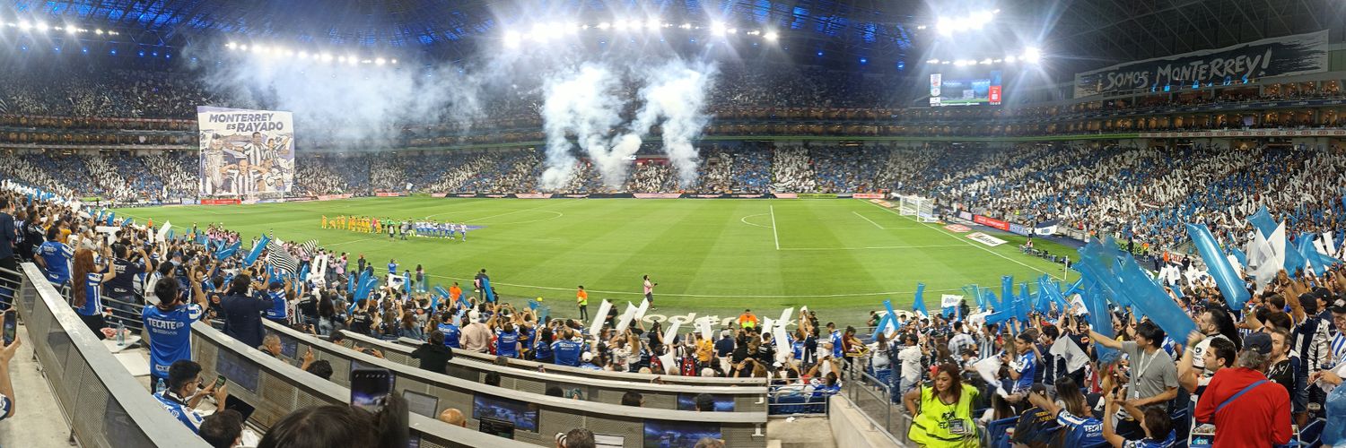 Edgar Martínez's banner