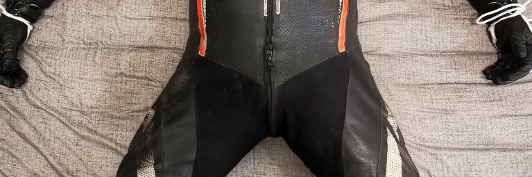 Dainese T-age's banner