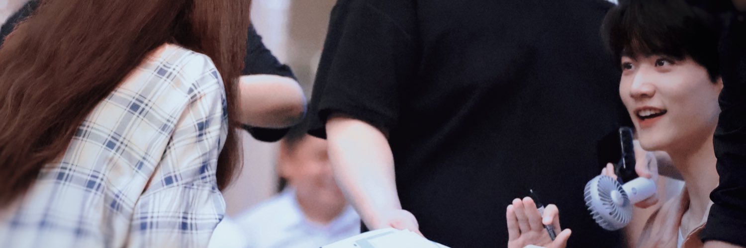 หมิววี่โจว💫's banner