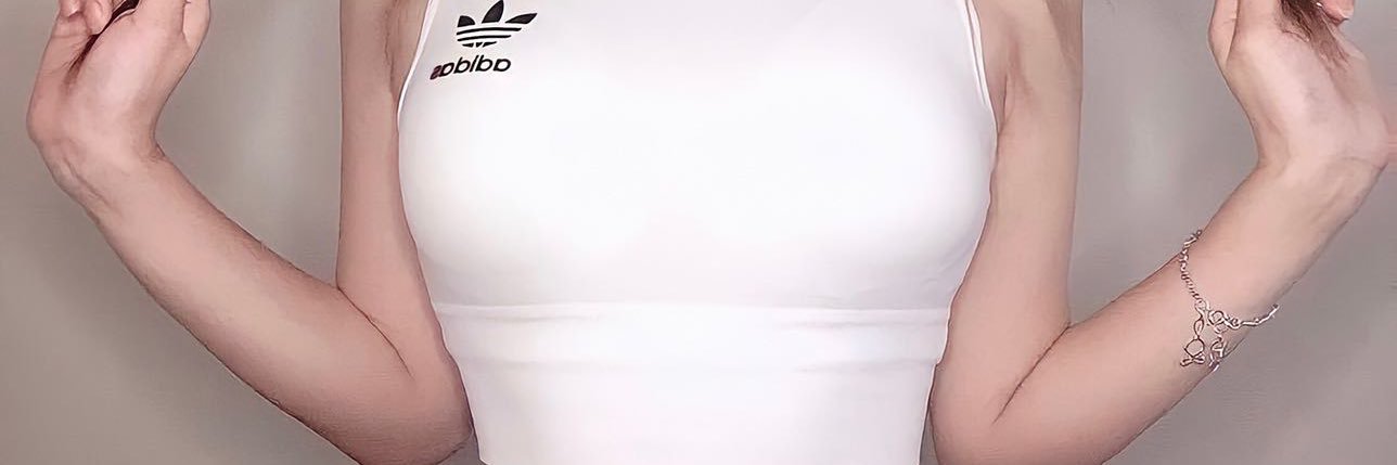 𝒀𝑰𝑵𝑨🖤's banner