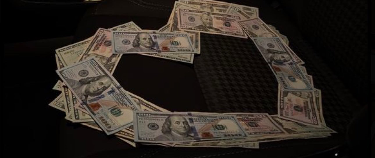 девушка мафии ᥫ᭡'s banner