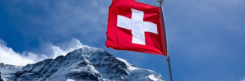 LENA 🇨🇭🇧🇷's banner