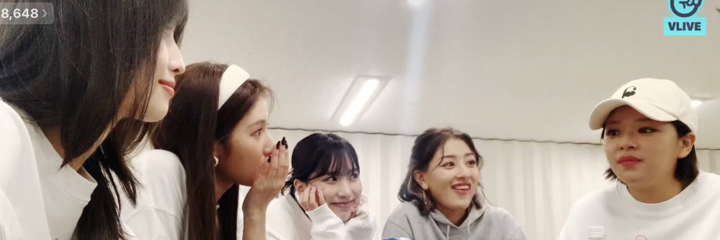 that 😂🫵 girl from twice's banner