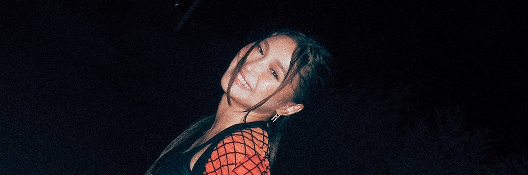 M C 🐥's banner