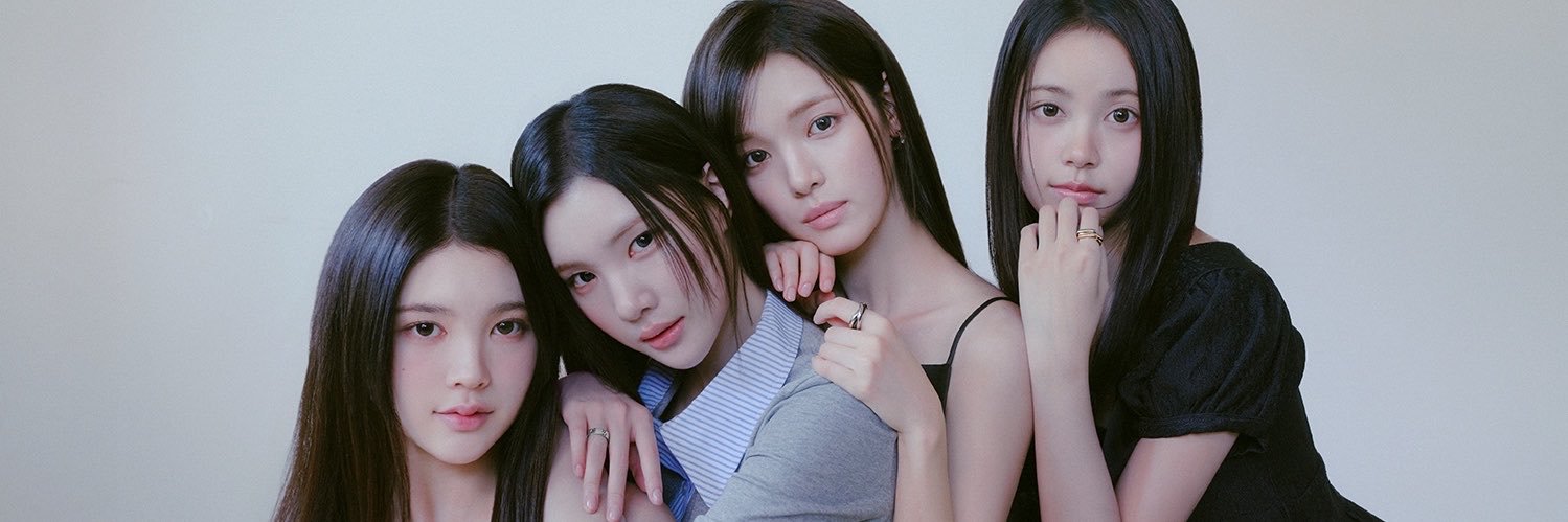 DAZED KOREA 데이즈드 코리아's banner