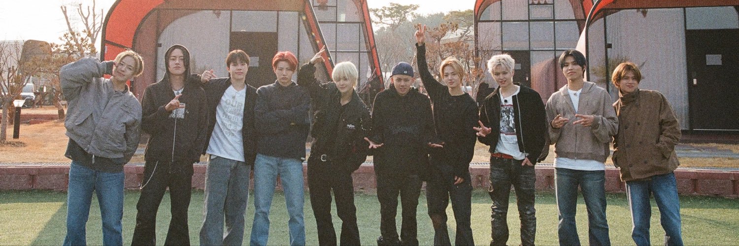 bea ✮⋆˙'s banner