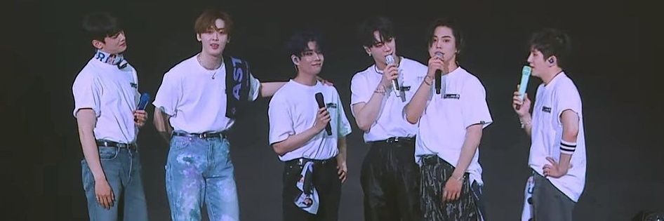 🌙's banner