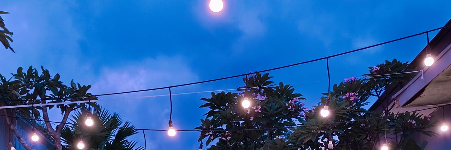 Uni🌺's banner