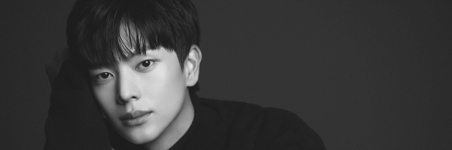 육성재.mp4's banner