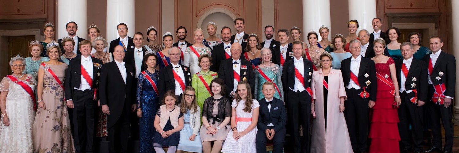 CoutureAndRoyals's banner
