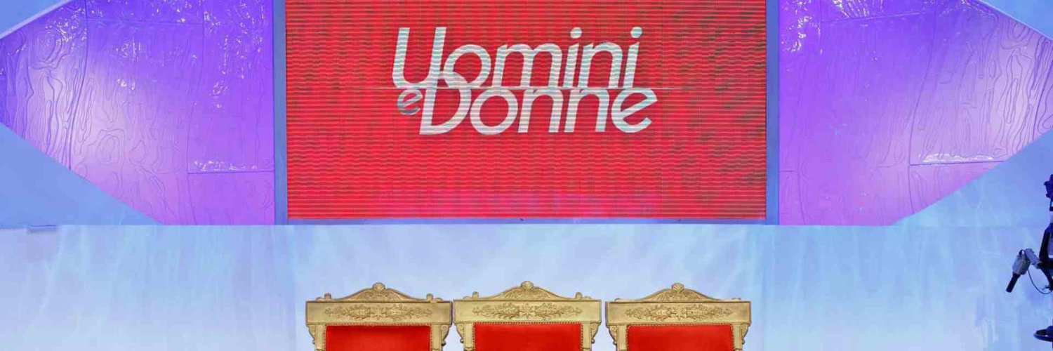 uomini e donne out of context's banner