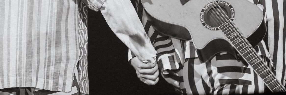 WHITE MOMENTS's banner