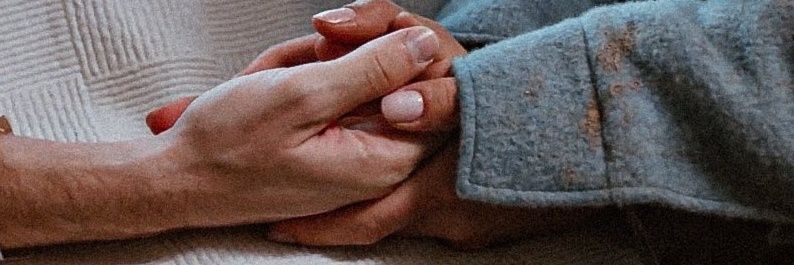 gitme ~ don't go 🤟🏻🌸🎈🐝's banner