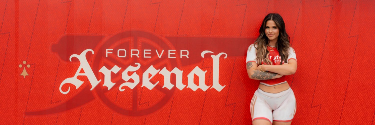 Bella 🌹's banner