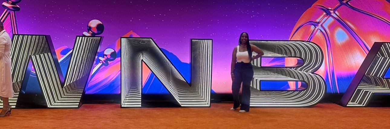 Lo's banner