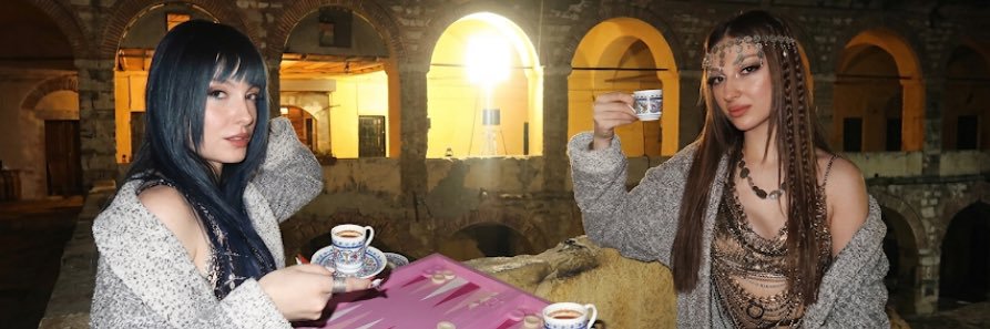 e☕️'s banner