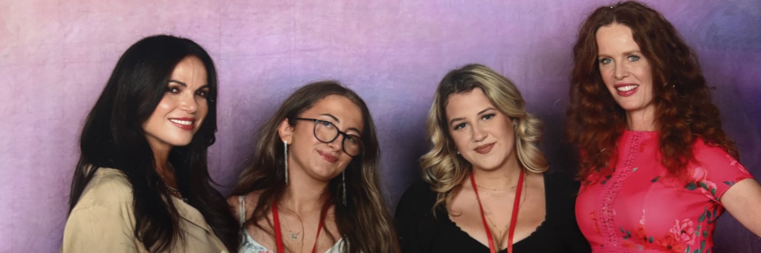 Alana⸆⸉'s banner