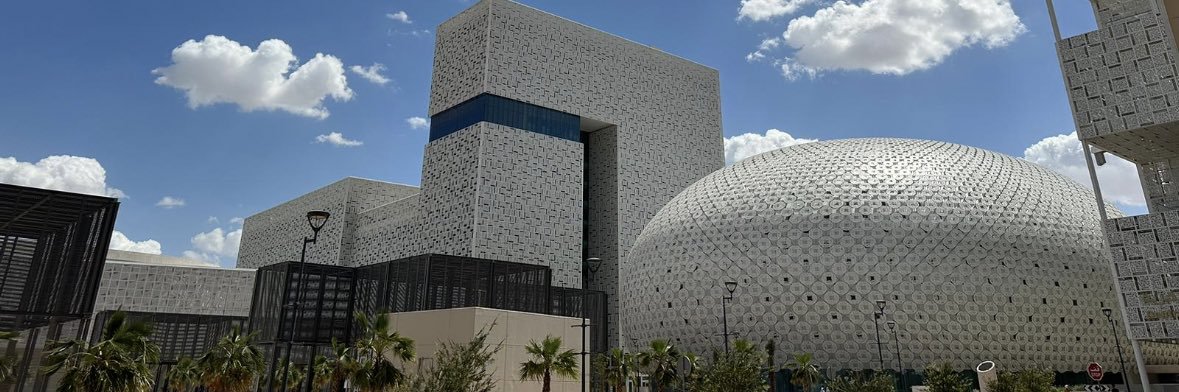 The Language Centre: Kuwait Universityمركز اللغات's banner