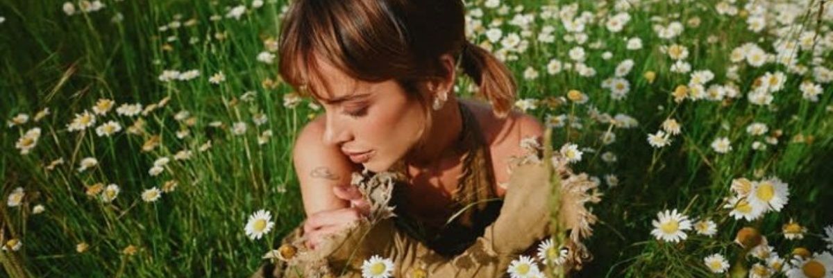 Maca_TINI🌺🌸's banner