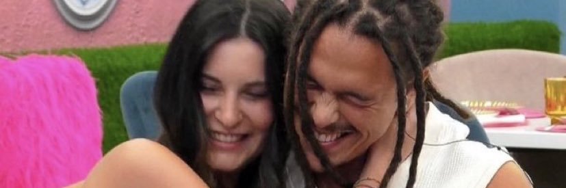 Larinha 🐼's banner