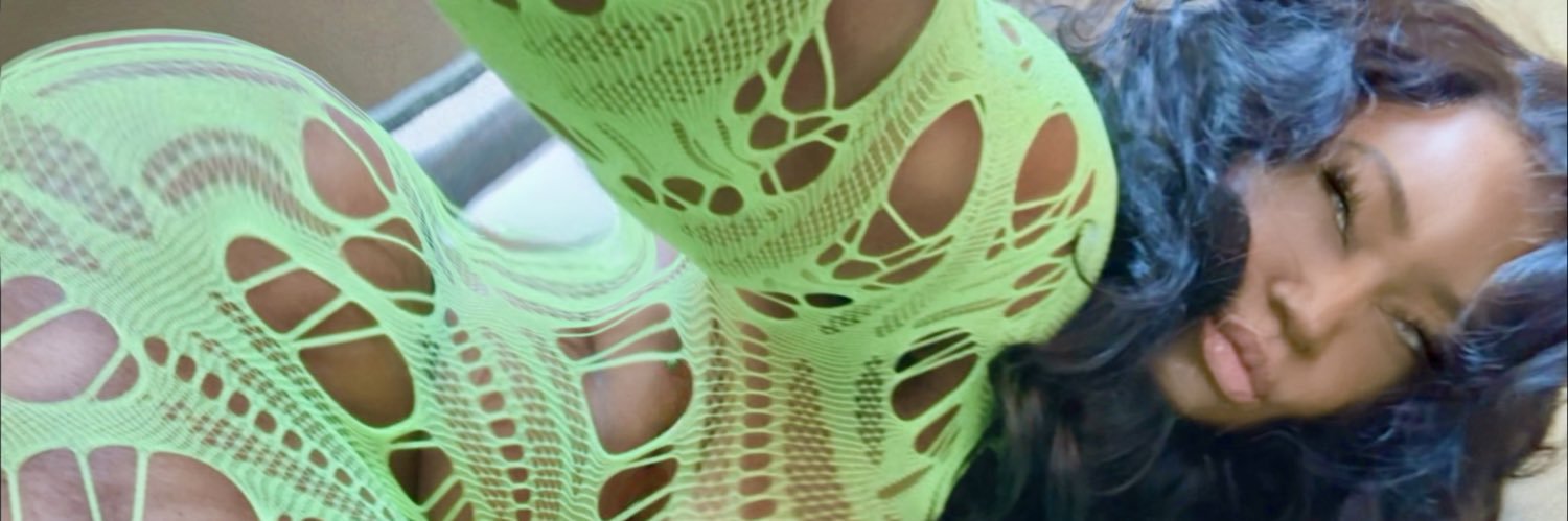 The Dominant Black Goddess 🖤💚's banner