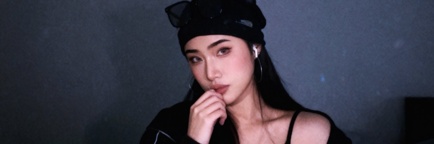 屋簷上的貓🐈‍⬛'s banner