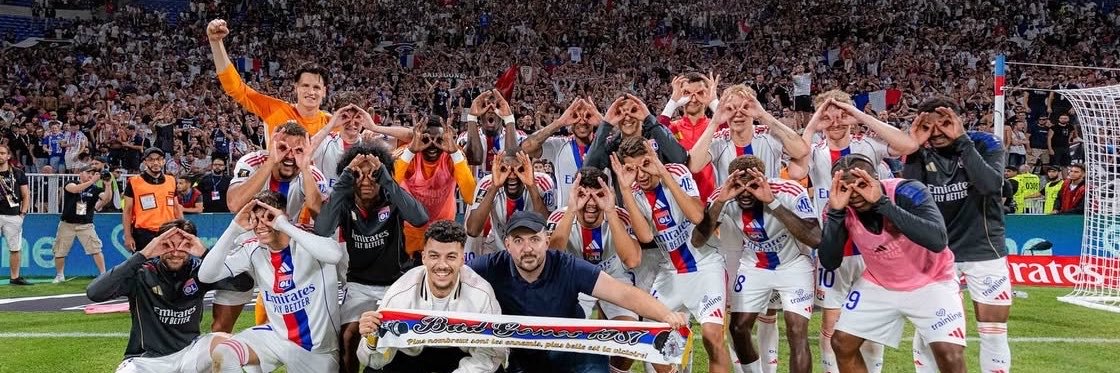 6_LM9 ❤️💙🦁's banner