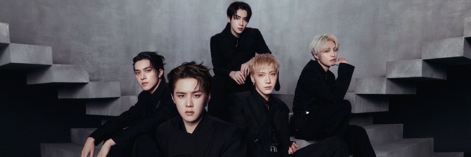 ★'s banner